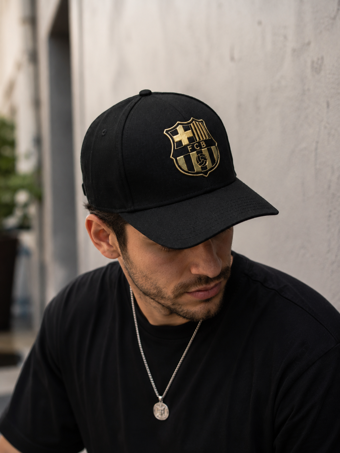 Gorra Fútbol FC Barcelona Oficial Negra con Escudo Dorado