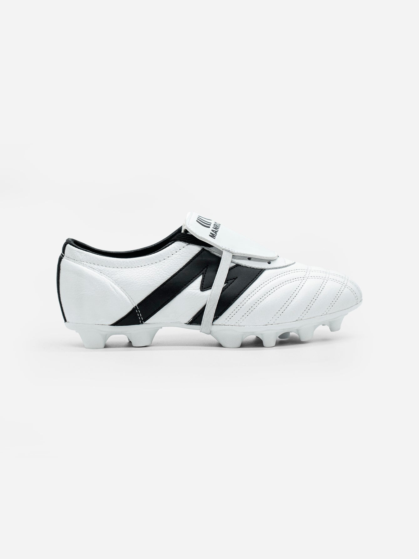 Tachones de fútbol Manríquez MID SX | Blanco y Negro