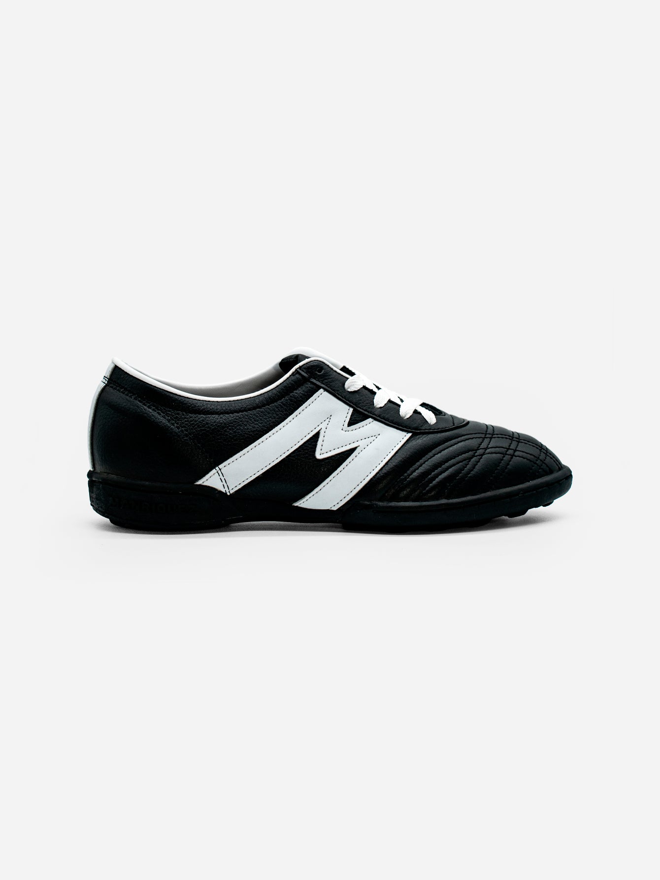 Tenis Fútbol Rápido Manríquez MID SX | Negro y Blanco