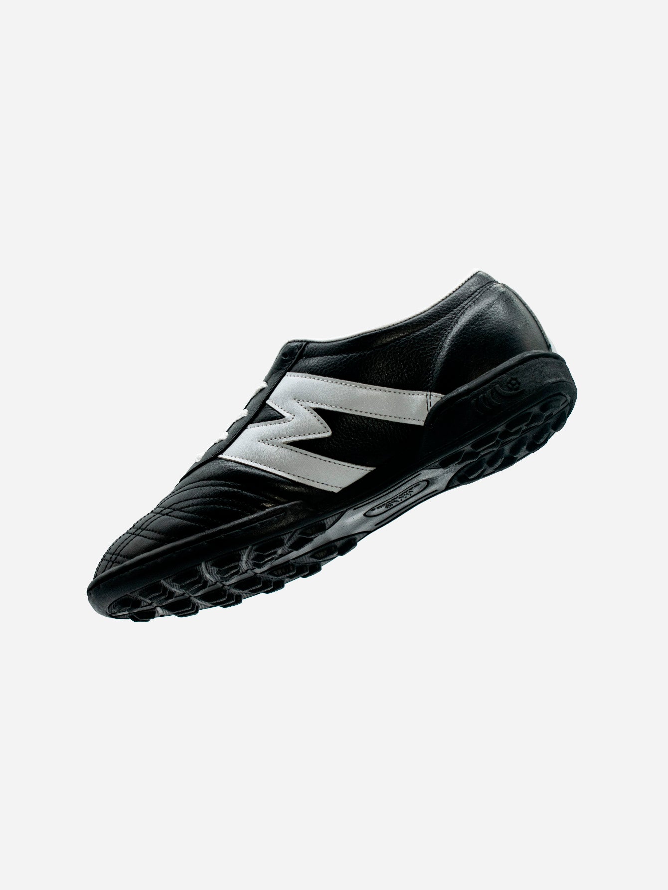 Tenis Fútbol Rápido Manríquez MID SX | Negro y Blanco