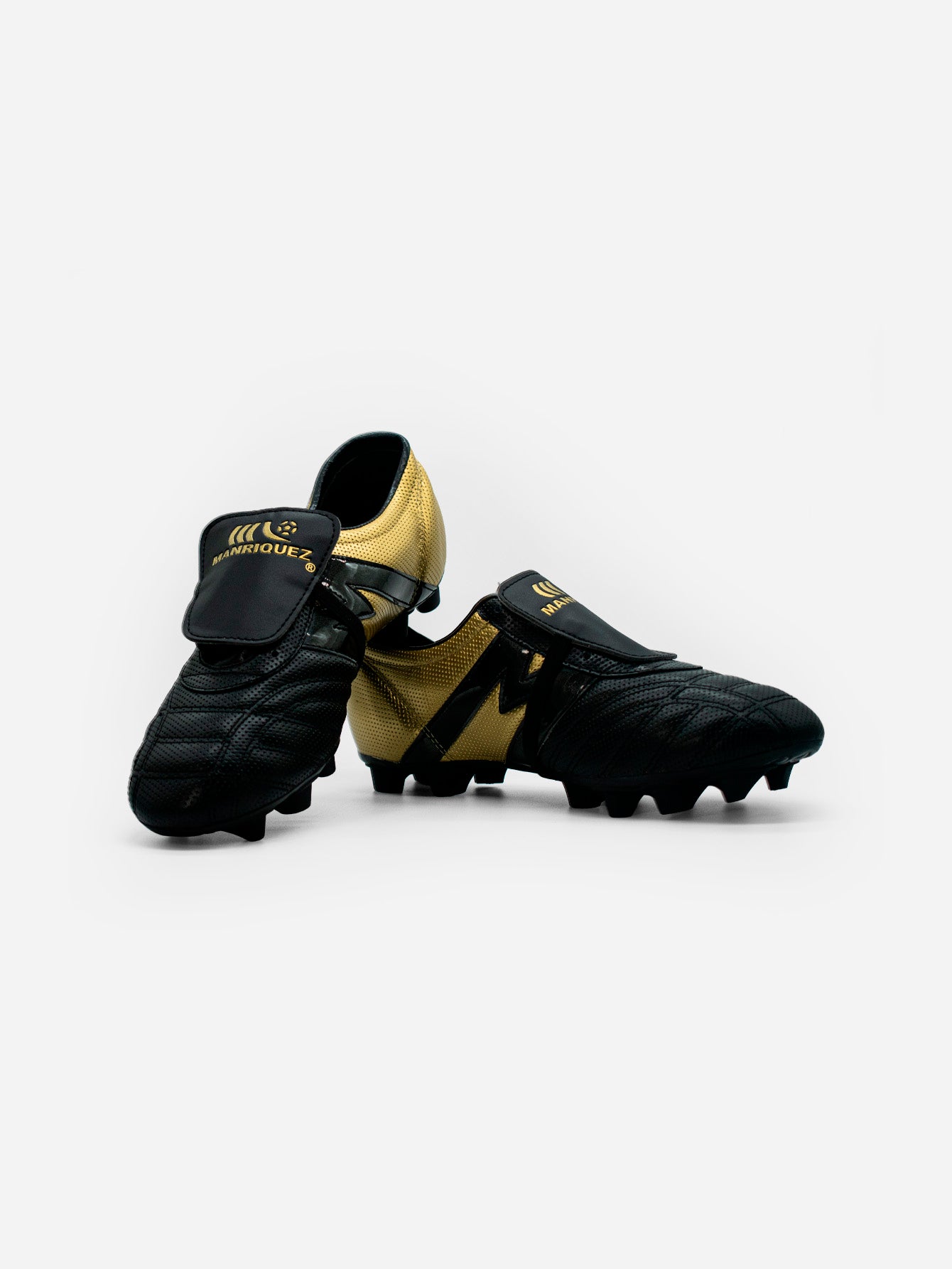 Tachones de fútbol Manríquez MITHOS | Negro y Dorado